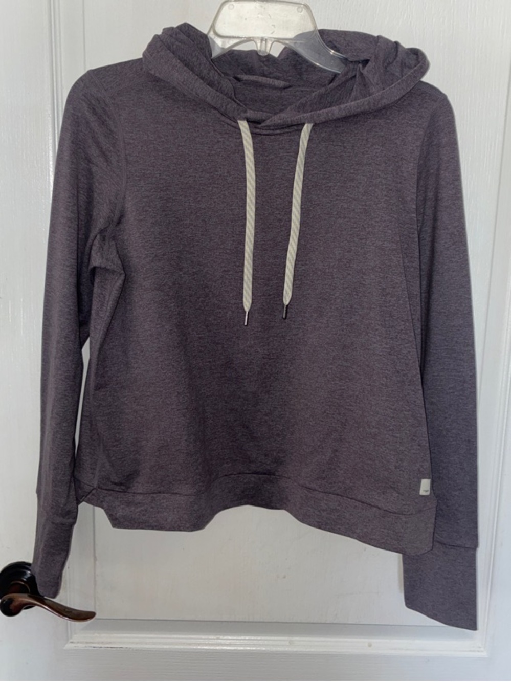Vuori Women's Pullover Hoodie in Charcoal Heather